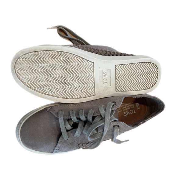 Toms Lenox suede shoes, women’s size 6.5. The color is Desert Taupe. - Picture 5 of 6